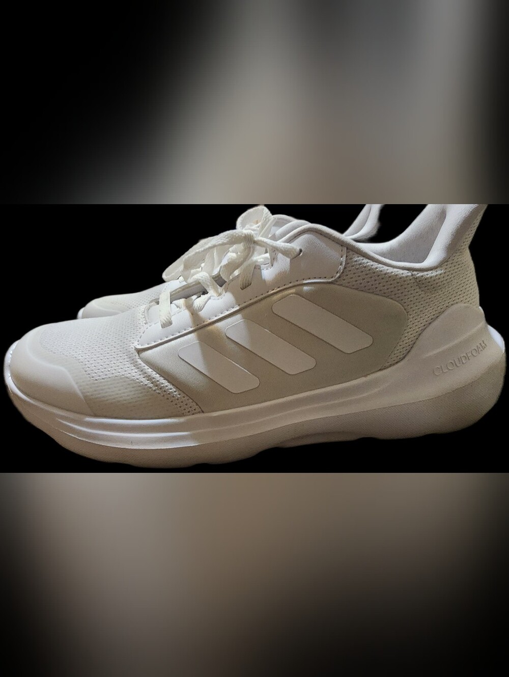Adidas  All White Youth Size 7Y Sneaker - Picture 3 of 8